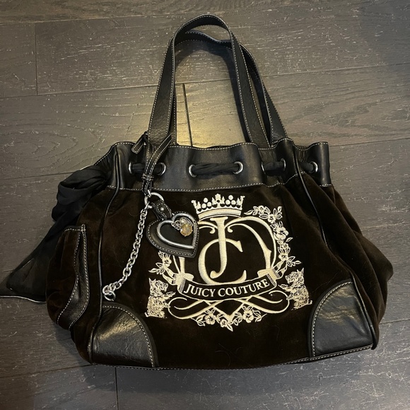 Juicy Couture Handbags - Vintage Juicy Couture Daydreamer heart charm Purse Y2K Bag Velour Dark Brown